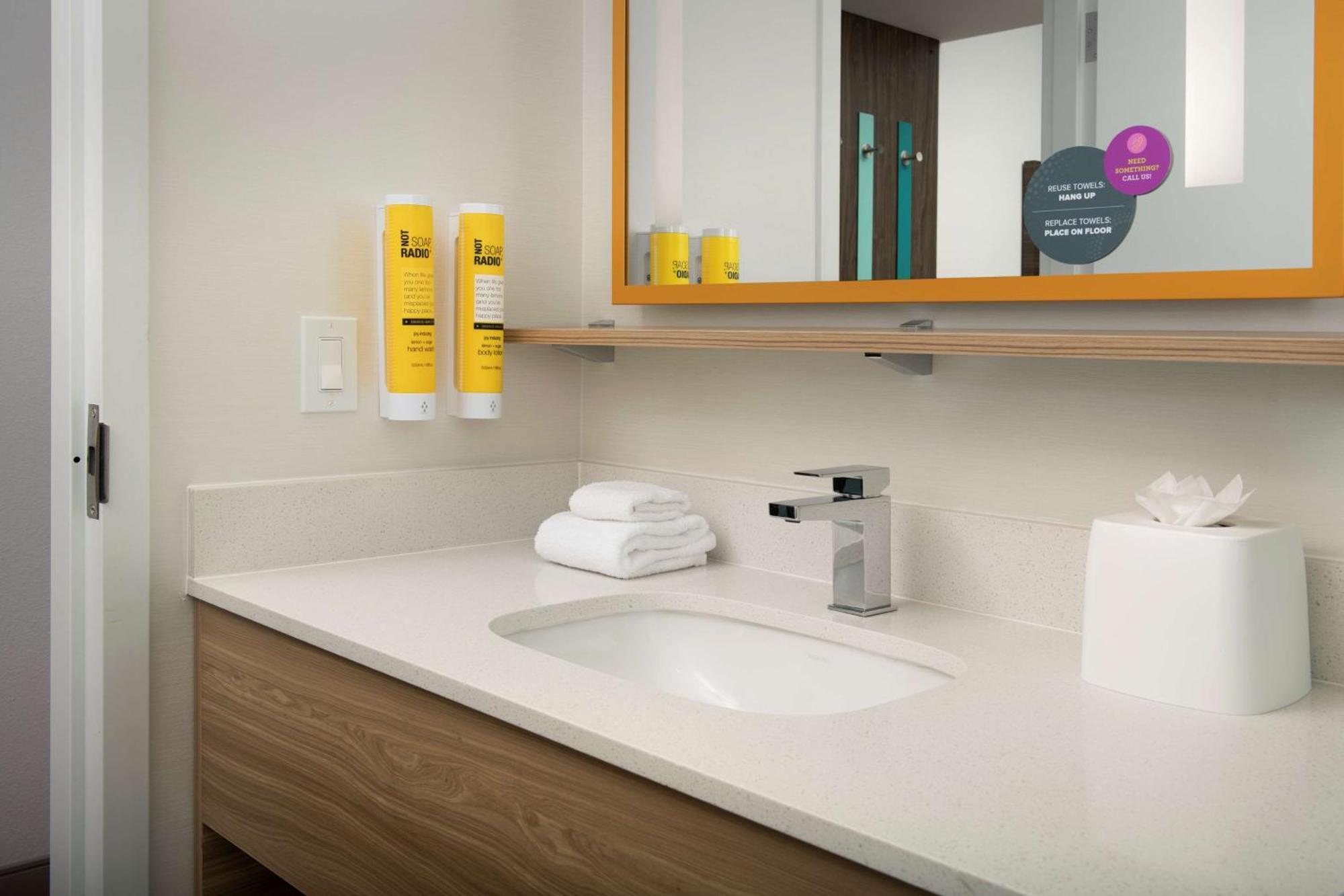 Tru By Hilton Miami West Brickell Hotell Exteriör bild